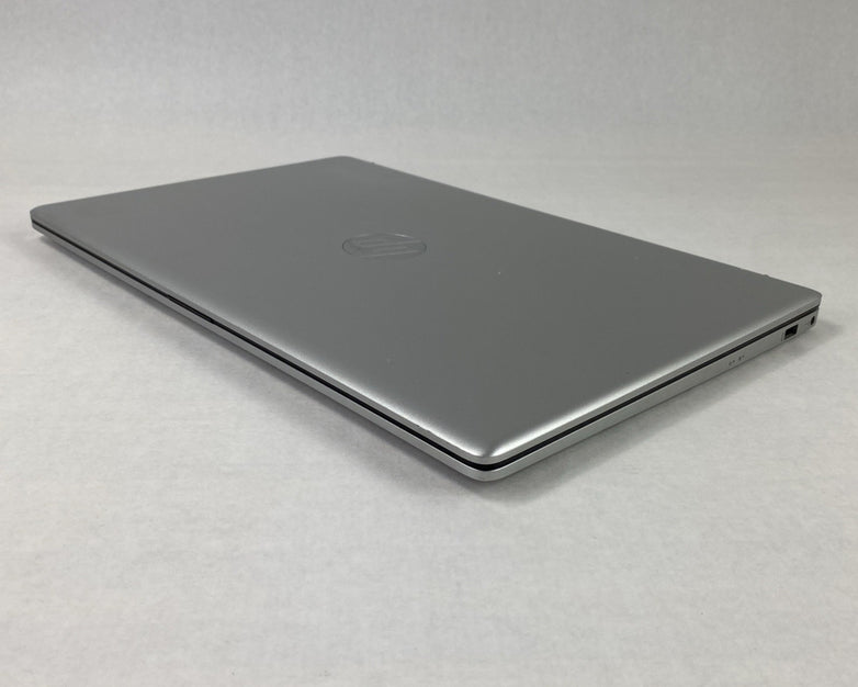 HP Laptop 17-cp1035cl AMD Ryzen 5 5625U 2.30 GHz 16 GB 17.3" No HDD No OS