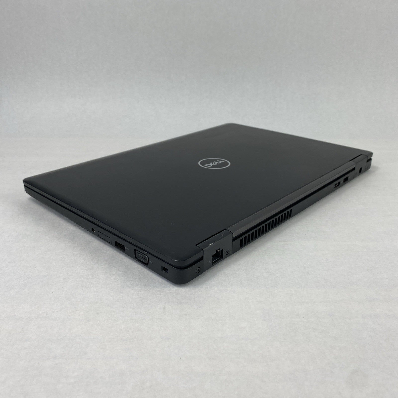 Dell Latitude 5590 Intel Core i5-7300U 2.60 GHz 8 GB RAM 15.6" No HDD No OS