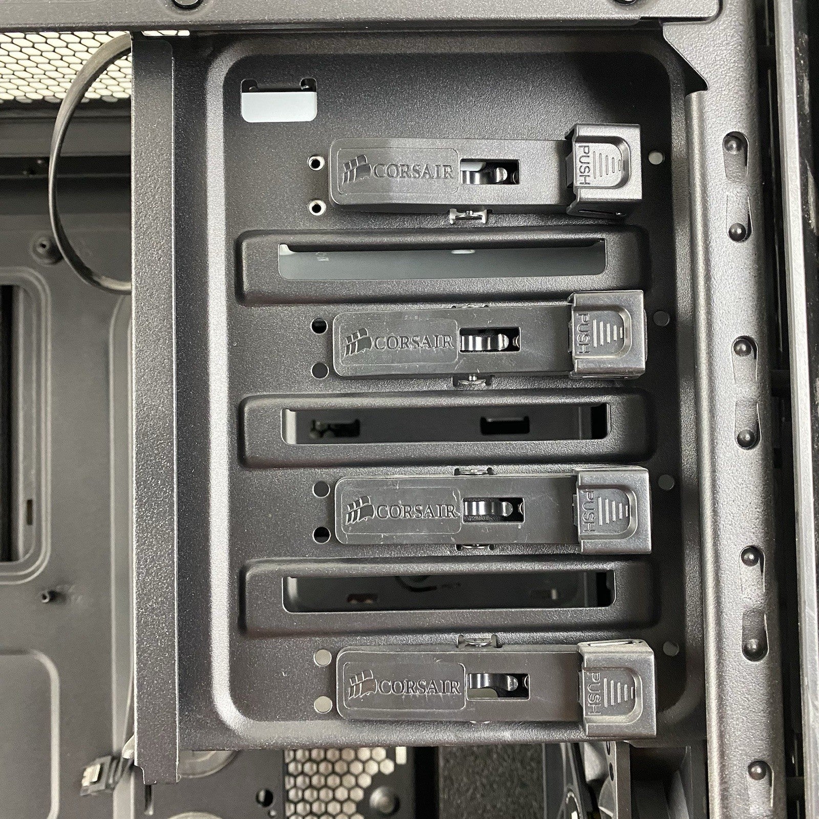 Corsair Obsidian Series 550D Mid-Tower Gaming Computer Case Damaged Front Panel