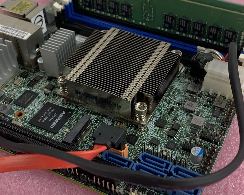 Supermicro X10SDV-6C-TLN4F Mini-ITX Xeon D-1528 1.9 GHz 32 GB Ram