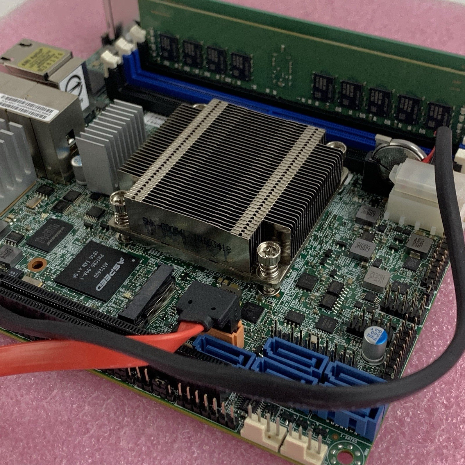 Supermicro X10SDV-6C-TLN4F Mini-ITX Xeon D-1528 1.9 GHz 32 GB Ram12
