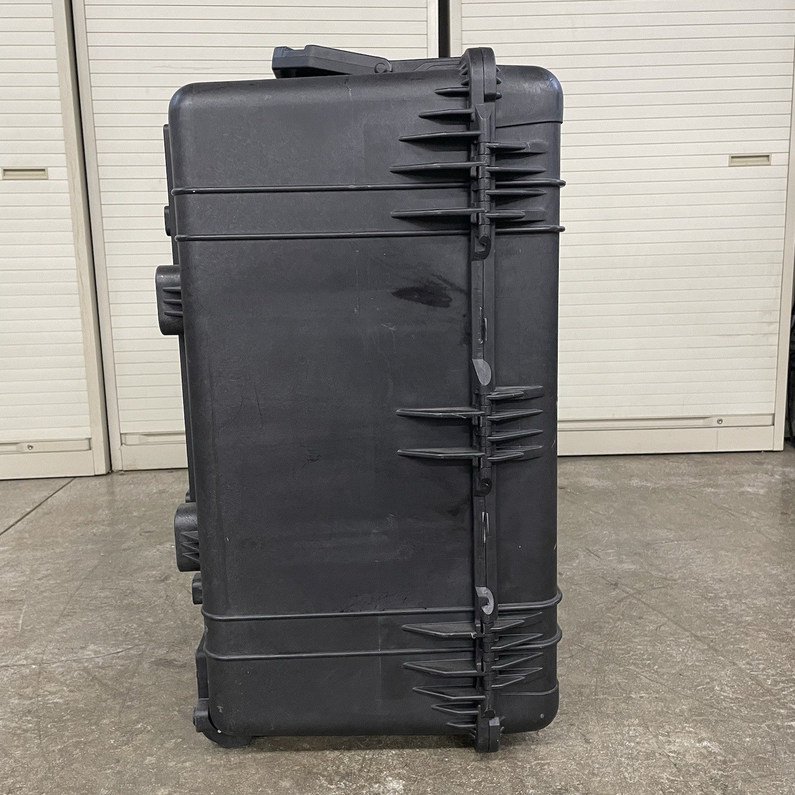 Pelican 1630 Wheeled Protector Hard Case With Foam3