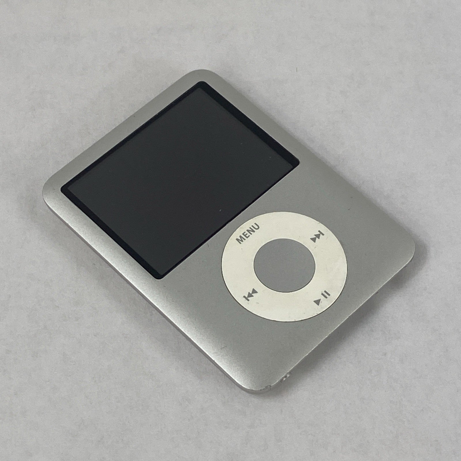 Apple iPod Nano 3rd Gen A1236 8GB Silver v1.1.33