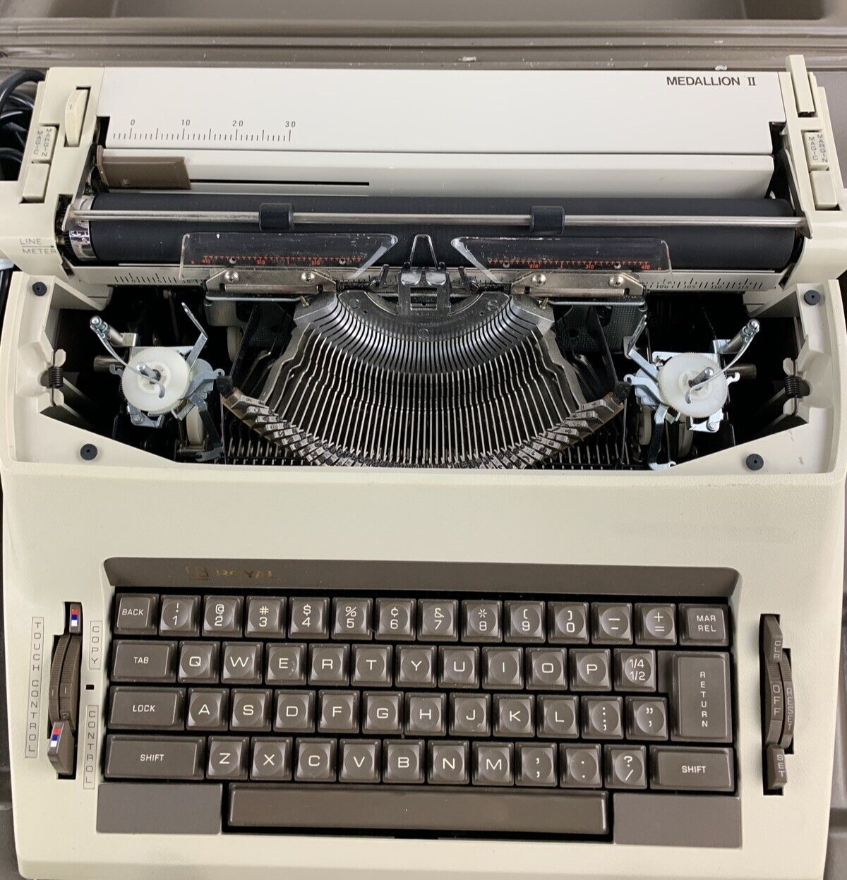 Royal Medallion II Portable Electricl Typewriter Power Tested w/ Case Vintage