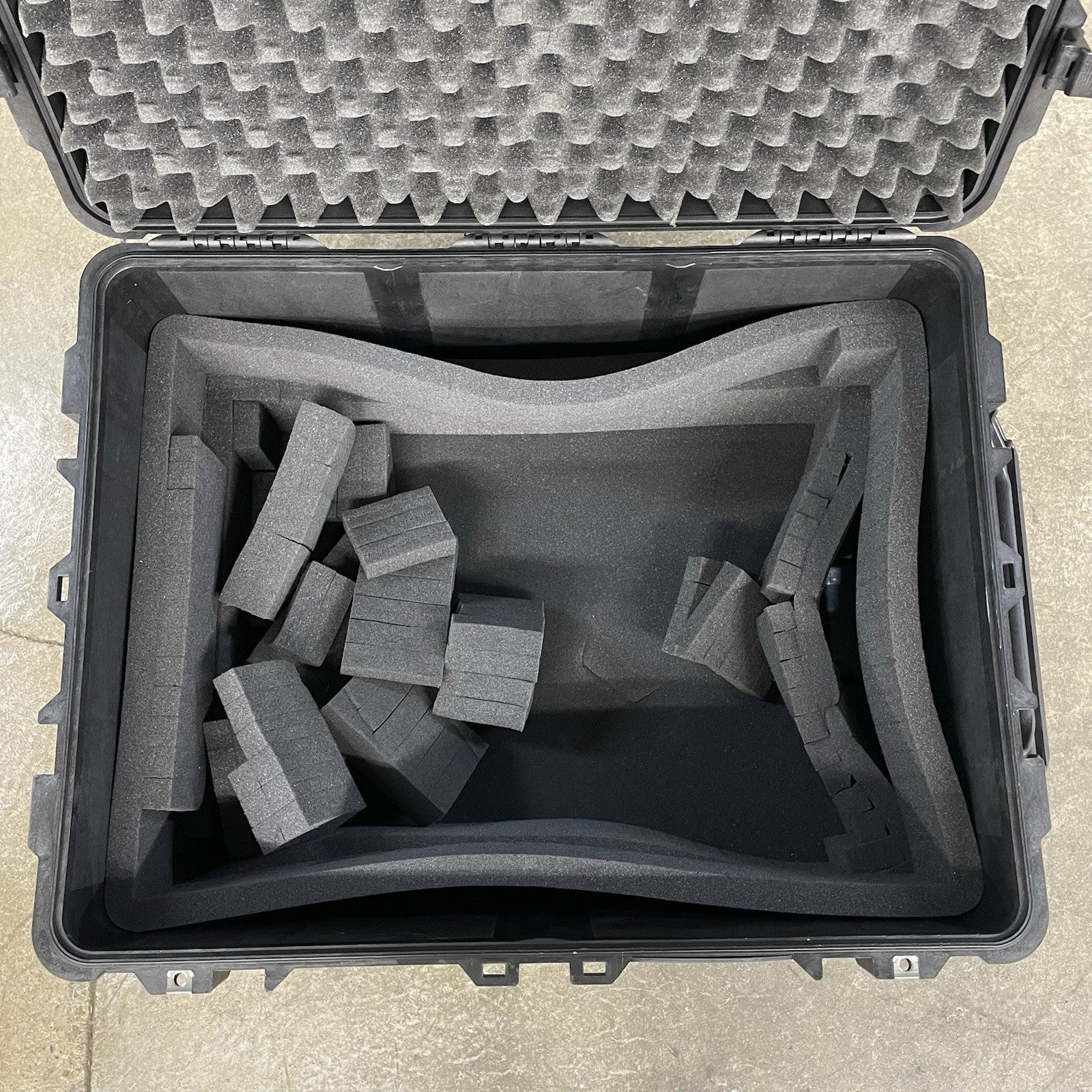 Pelican 1630 Wheeled Protector Hard Case With Foam9