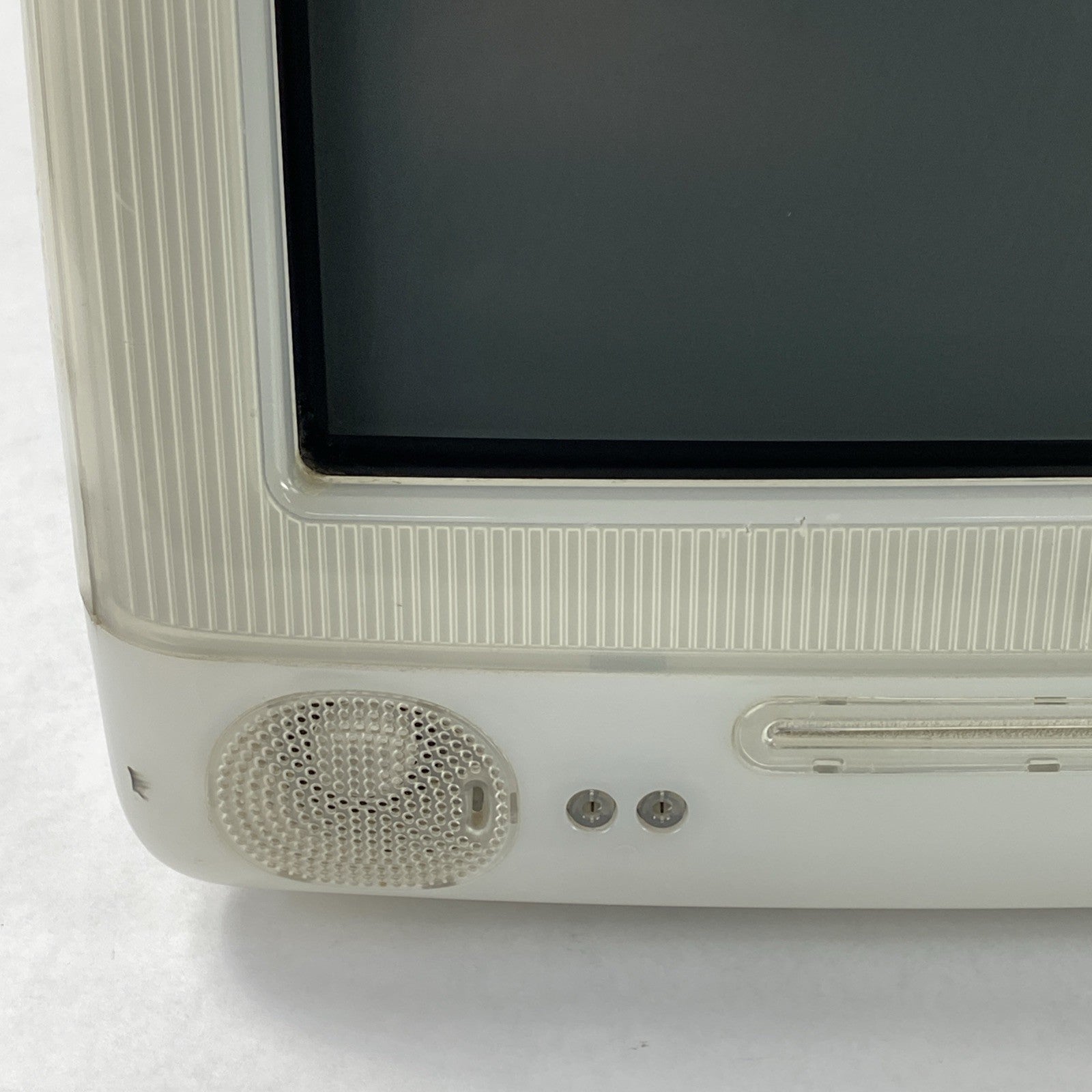 Apple M5521 iMac G3 DV SE Snow 2000 PowerPC 750 (G3) 500MHz 128 MB RAM No HDD/OS5