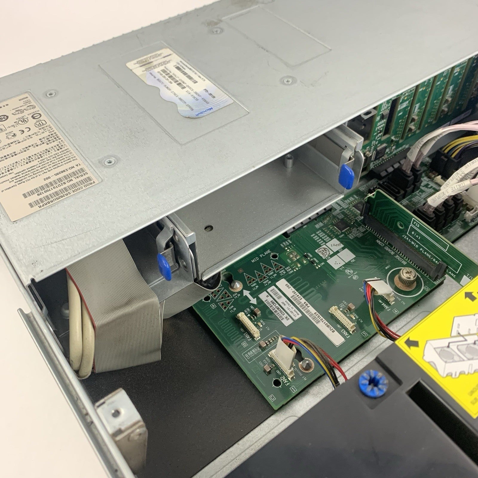 Intel SR2625 Server S5520UR Server 2x Xeon X5650 2.67 GHz 32 GB Ram No OS NO HDD12