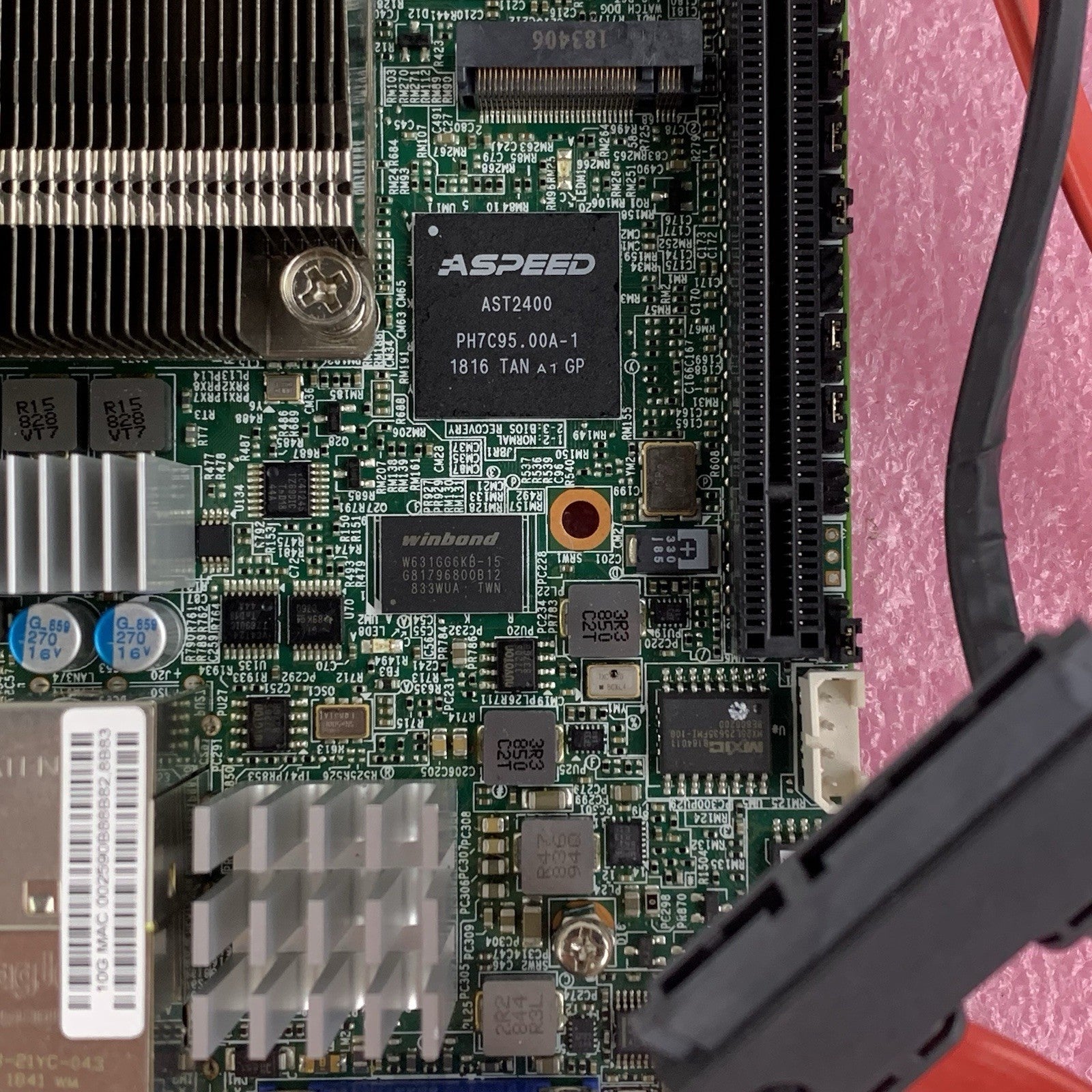 Supermicro X10SDV-6C-TLN4F Mini-ITX Xeon D-1528 1.9 GHz 32 GB Ram4