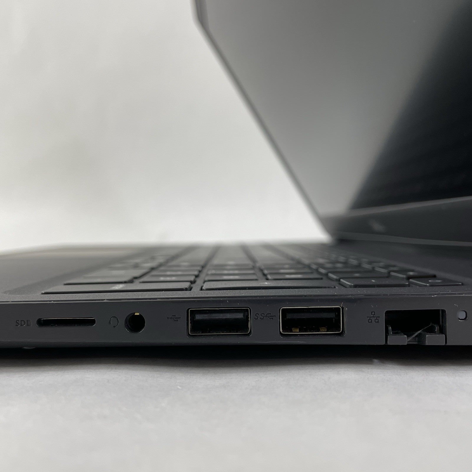 Dell Latitude 3510 15.6" i7-10210U 1.60 GHz 8 GB RAM No SSD/OS/AC7