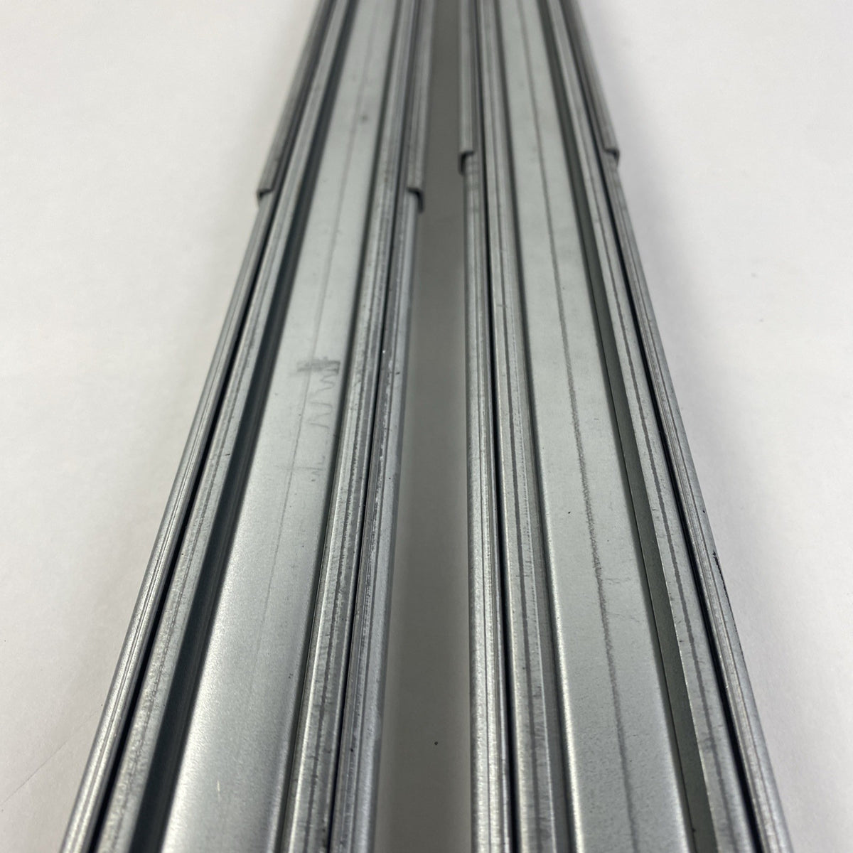 Sliding Rails 28437-001 w/ 714511-001 Right and Left Server Rails No Hardware8