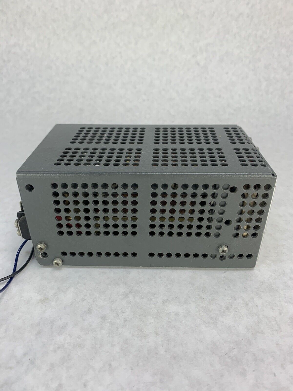 Lambda Regulated Power Suppy 0-24 VDC-INPUT 105-132V 55-65HZ Model LM 261