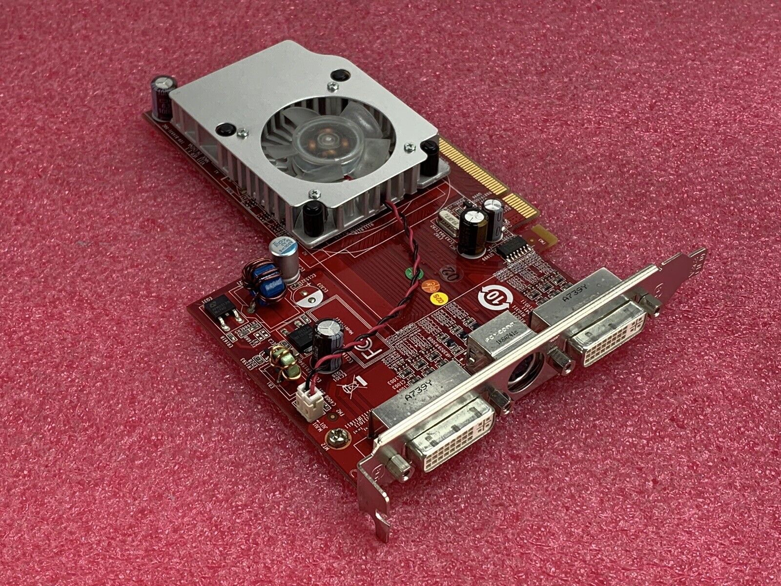 PCI-E Video Graphics Card Model V103 109-B16931-00C DVI S-Video Radeon HD 2400XT