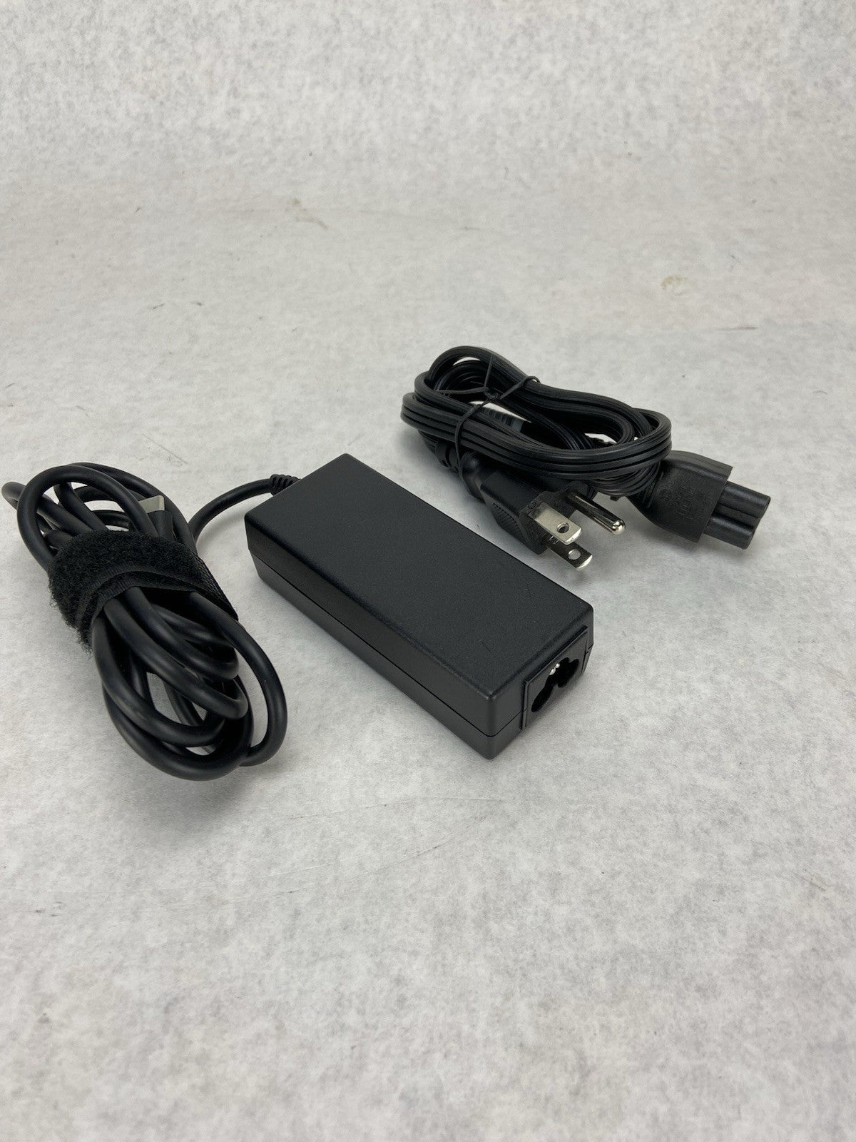 HP Charger 45W USB-C 9.0V Part Number: L42206-003