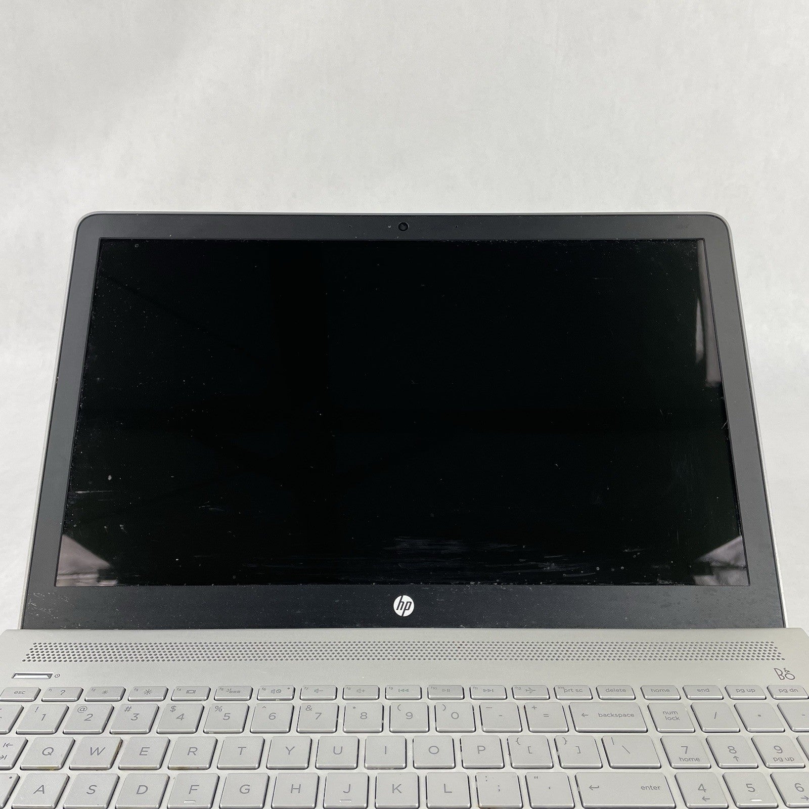 HP Pavilion 15-cc123cl 15.6" i5-8250U 1.60 GHz 8GB RAM No SSD No OS - Bad Bottom3