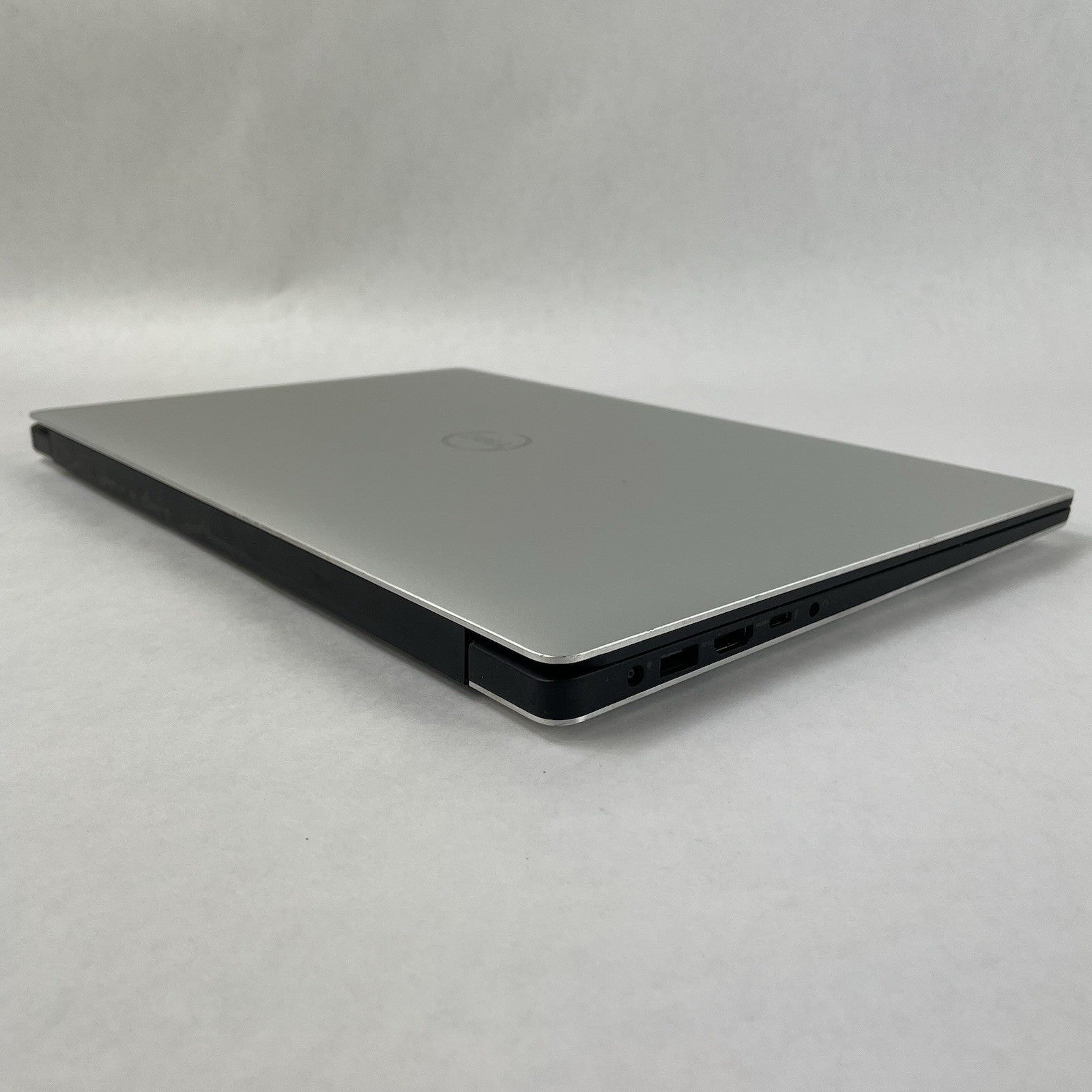 Dell Precision 5530 15.6" i9-8950HK 2.90 GHz 32 GB RAM No SSD/OS/AC11