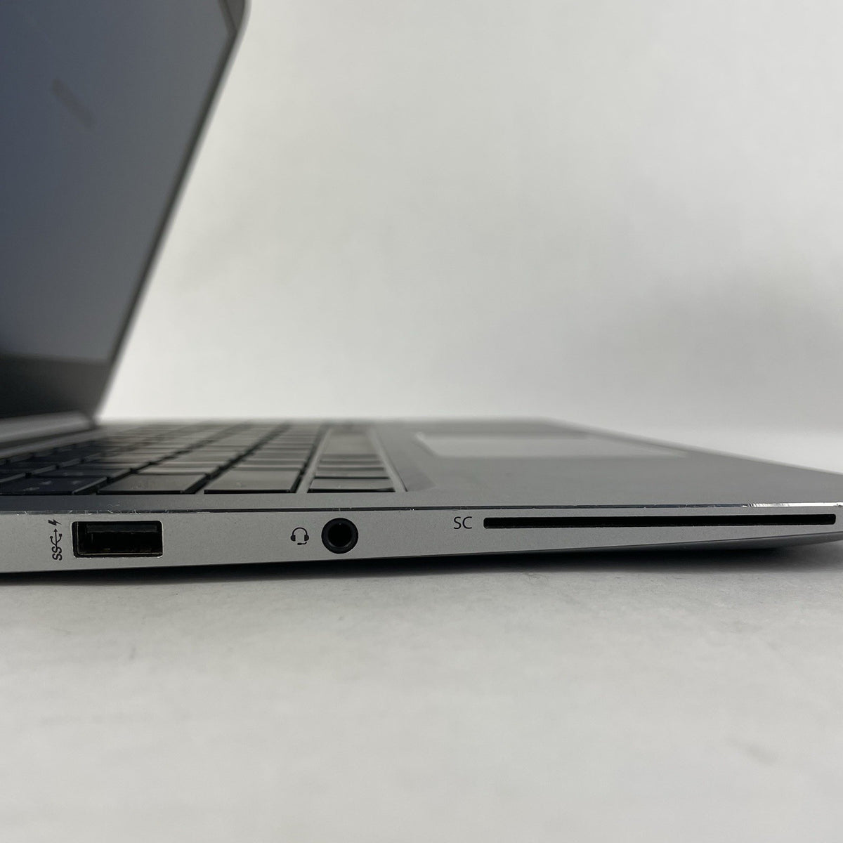 HP EliteBook Folio 1040 G3 14" i7-6600U 2.60 GHz 16 GB RAM No SSD/OS/AC4