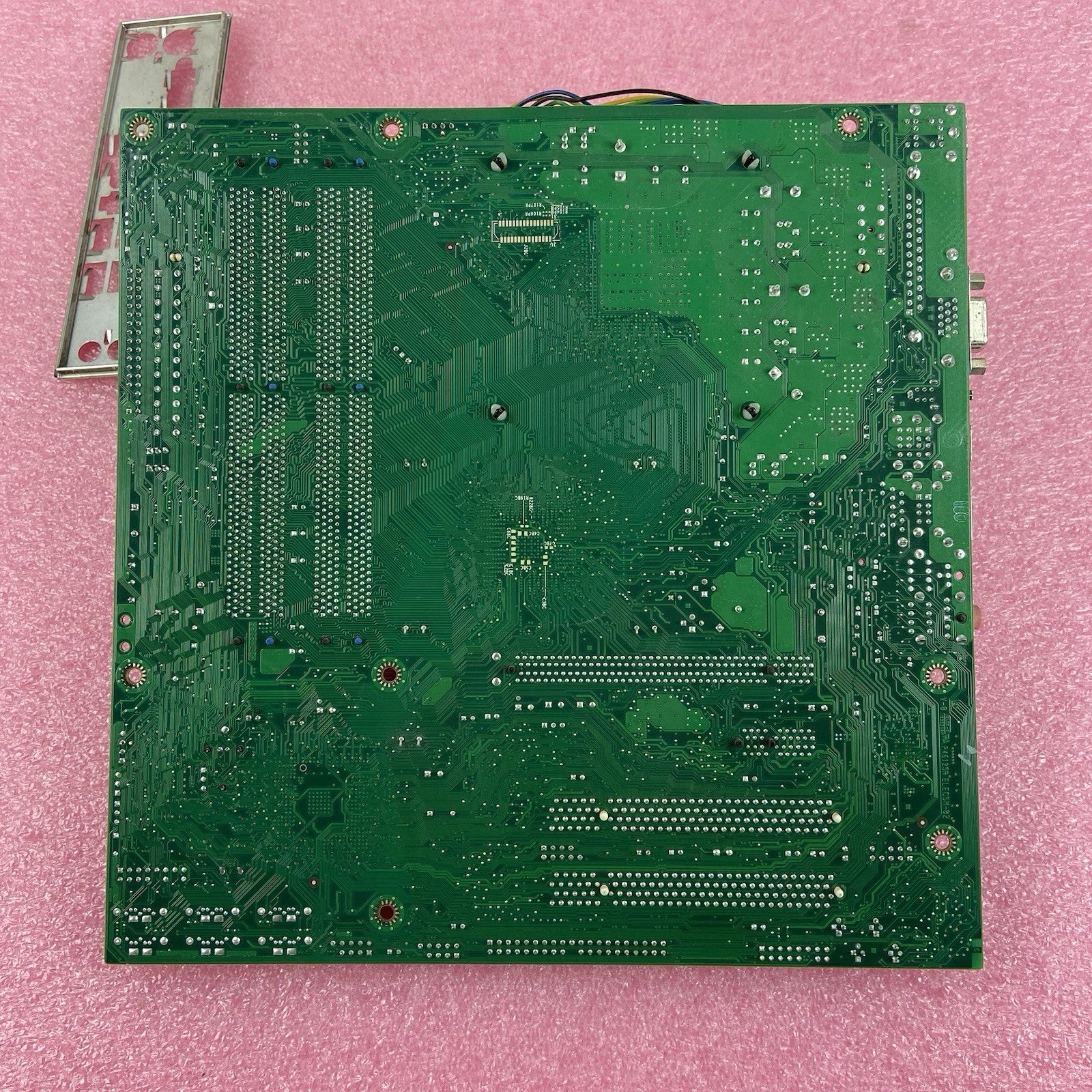 Intel DQ965GF Motherboard Intel Core 2 Duo 6400 2.13GHz 2GB RAM w/IO8