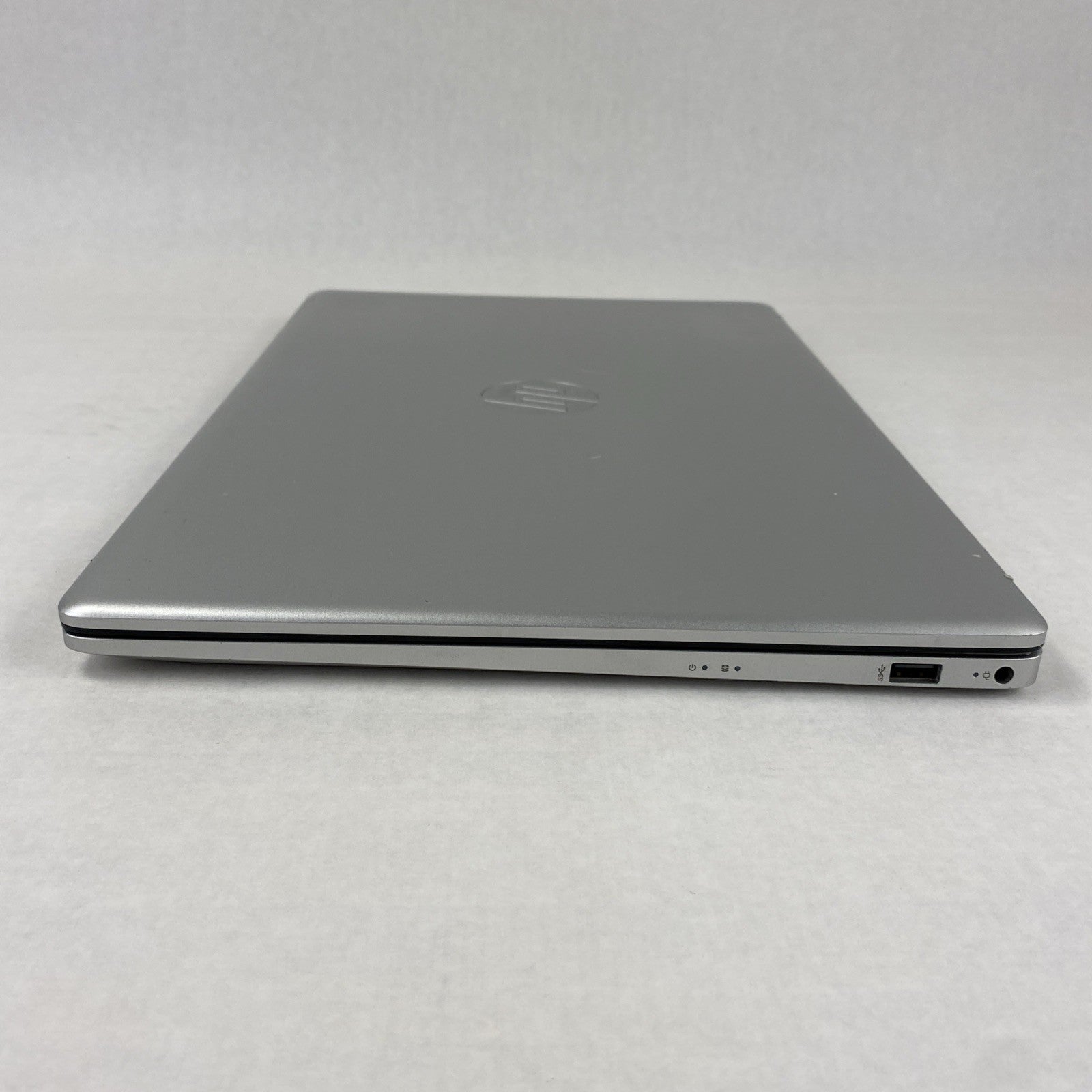 HP Laptop 17-cp1035cl AMD Ryzen 5 5625U 2.30 GHz 16 GB 17.3" No HDD No OS