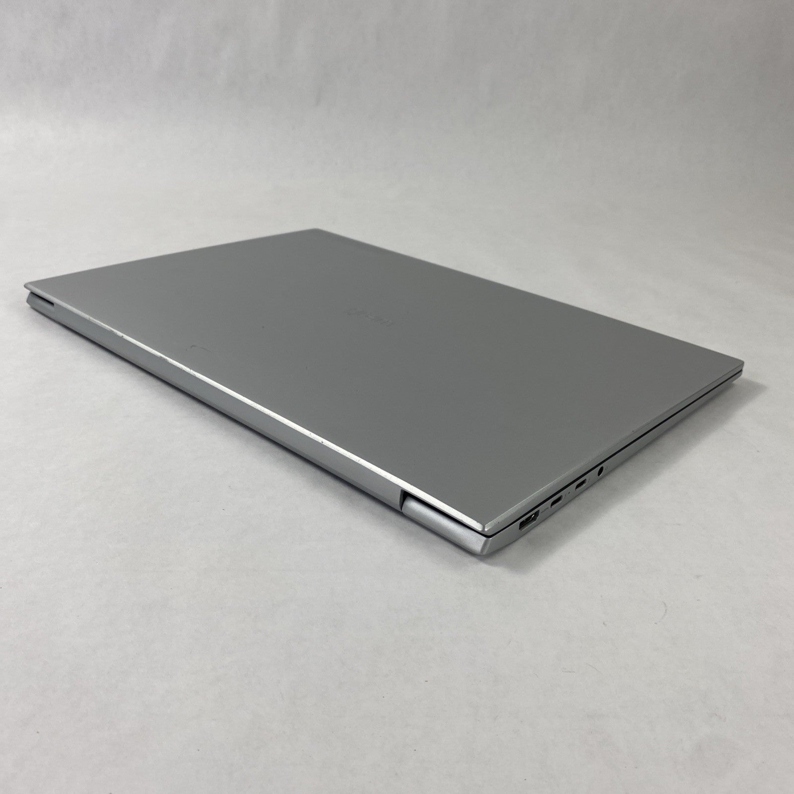 LG Gram 17Z90P-N.APS5U1 Intel Core i7-1165G7 2.80 GHz 16 GB RAM 17" No SSD No OS