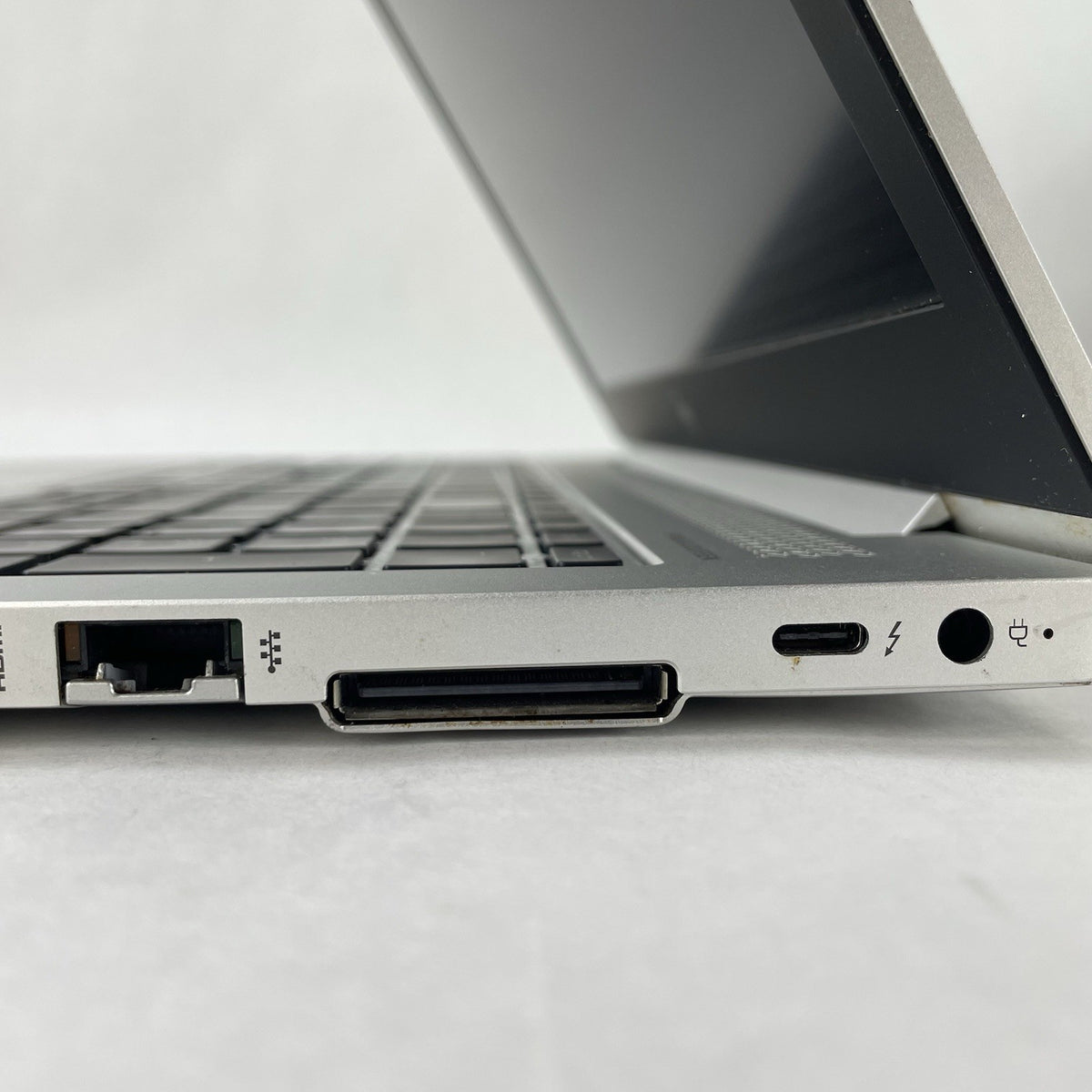HP EliteBook 850 G5 15.6" i7-8650U 1.90 GHz 16 GB RAM No SSD/OS/AC - Dent6