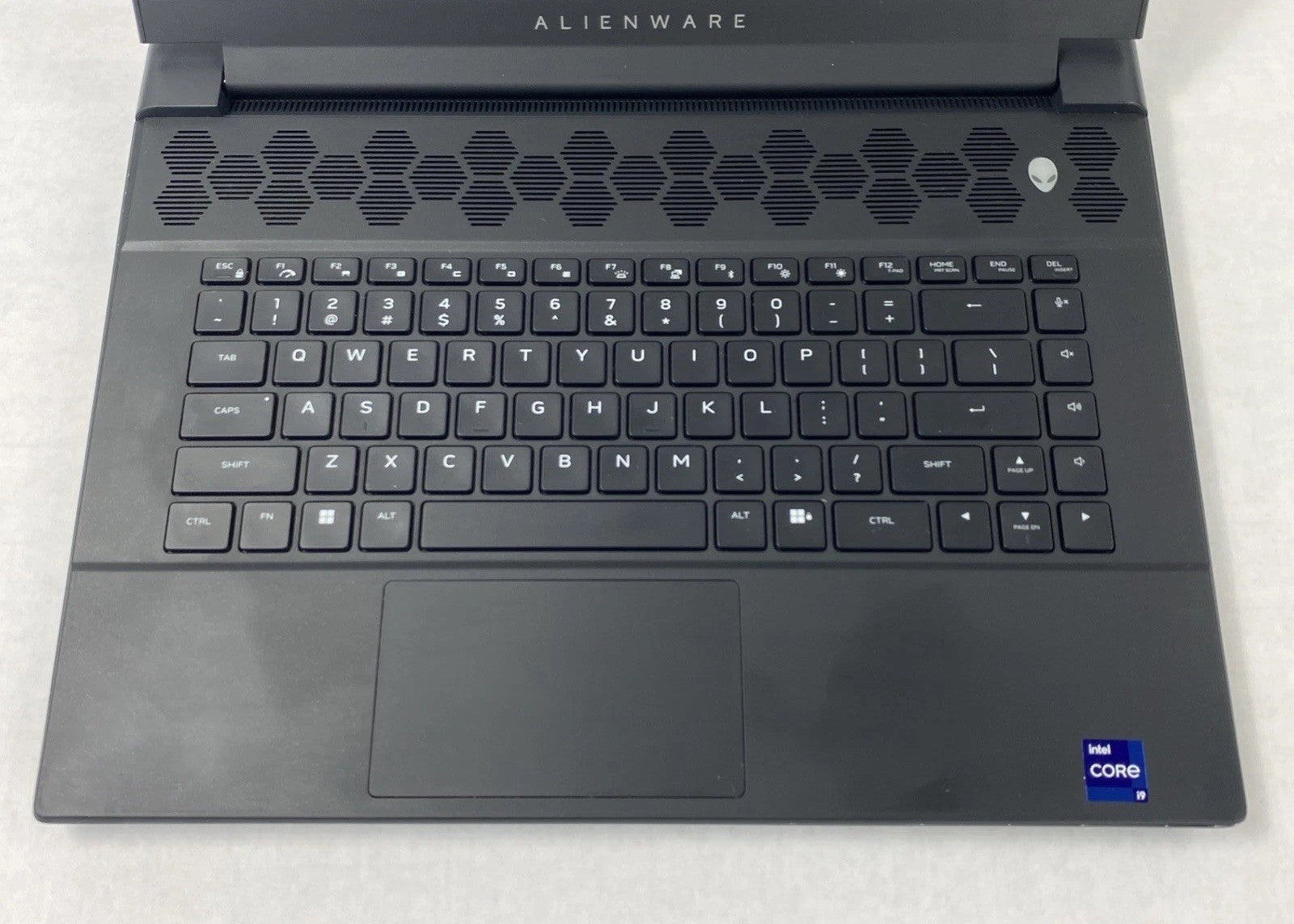 Alienware M16 R1 Core i9-13900HX 1.48 GHz 16 GB RAM RTX 4070 16" No HDD No OS