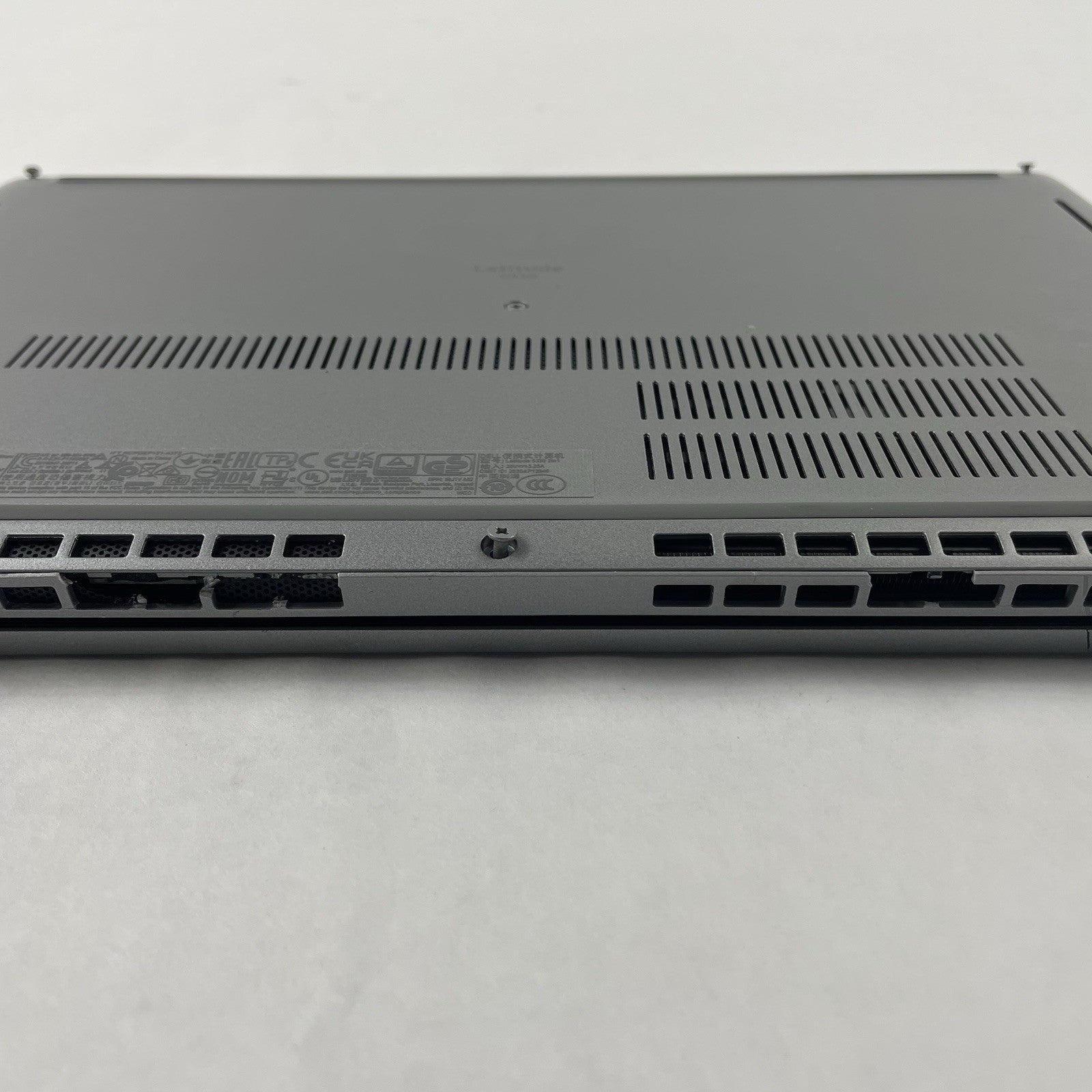 Dell Latitude 5330 13.3" i5-1235U 3.96 GHz 16 GB RAM No SSD/OS/AC - Bad Vents16