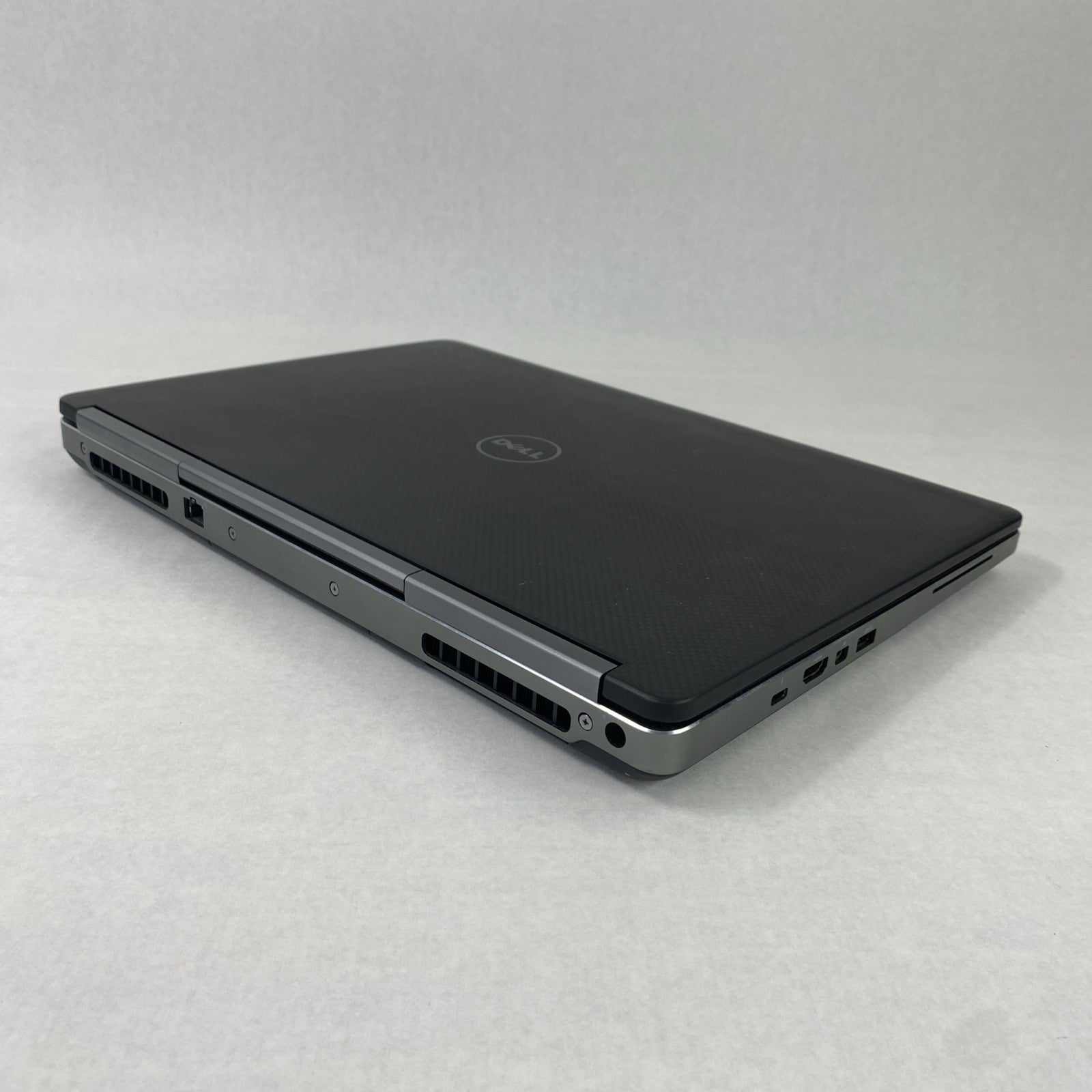 Dell Precision 7520 Intel Xeon E3-1505M v6 3.00 GHz 8 GB RAM 15.6" No HDD No OS