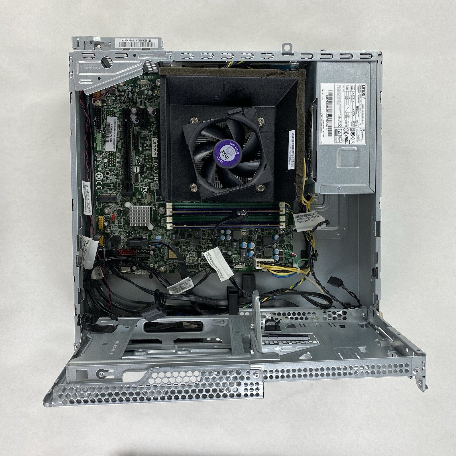 Lenovo ThinkCentre M900 SFF Intel Core i5-6500 3.2Ghz 8GB RAM No HDD No OS