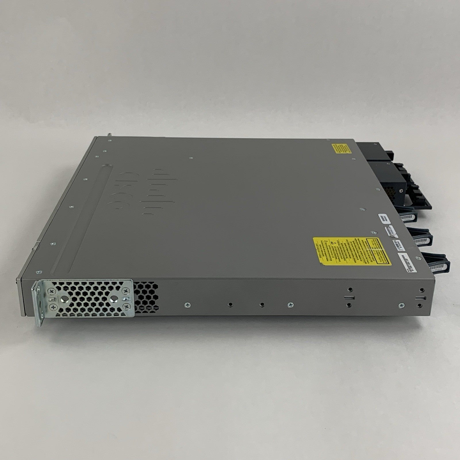 Cisco WS-C3850-48PW-S V07 PoE+ 48-Port Network Switch Tested w/ C3850-NM-4-1G10