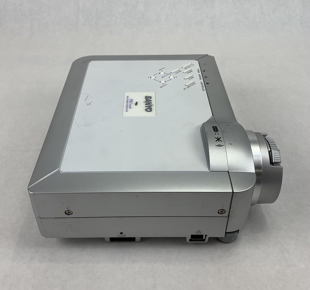 Sanyo PLC-XU86 LCD Projector – Parts or Repair No Lamp