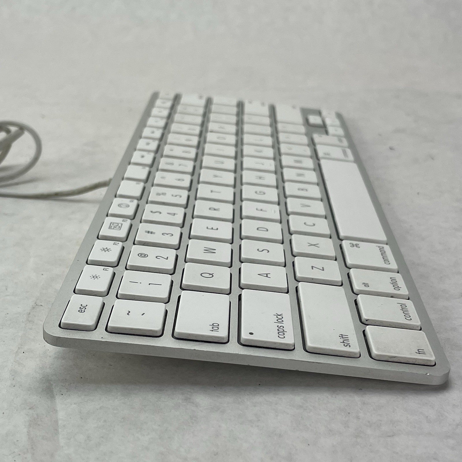 Apple A1242 Wired Keyboard English5