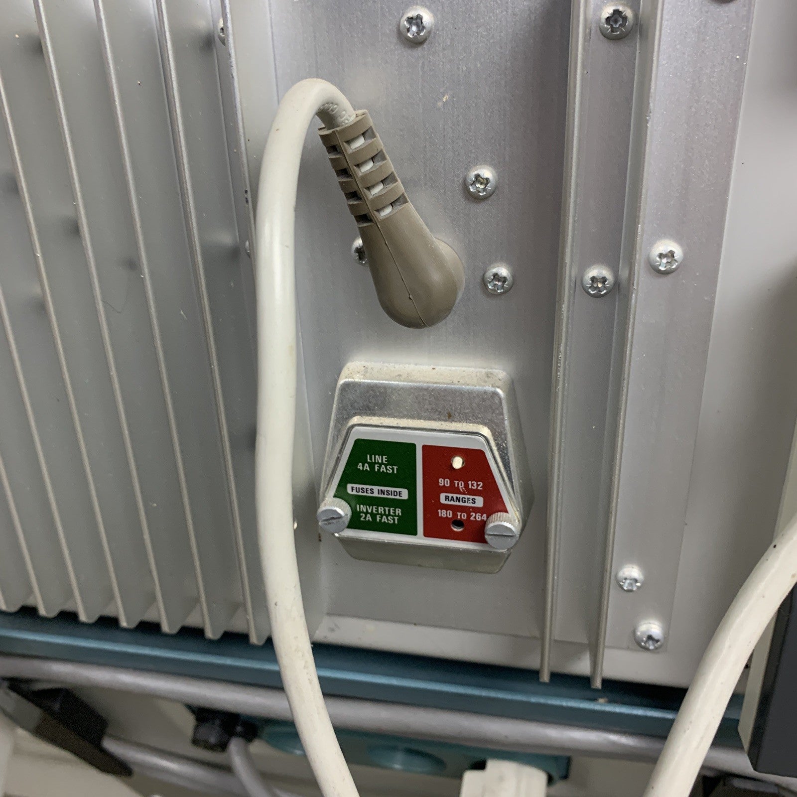 Tektronix 7904 Oscilloscope W/ 7A22 7A26 7B85 7B53A Module Cards and 204-2 Cart