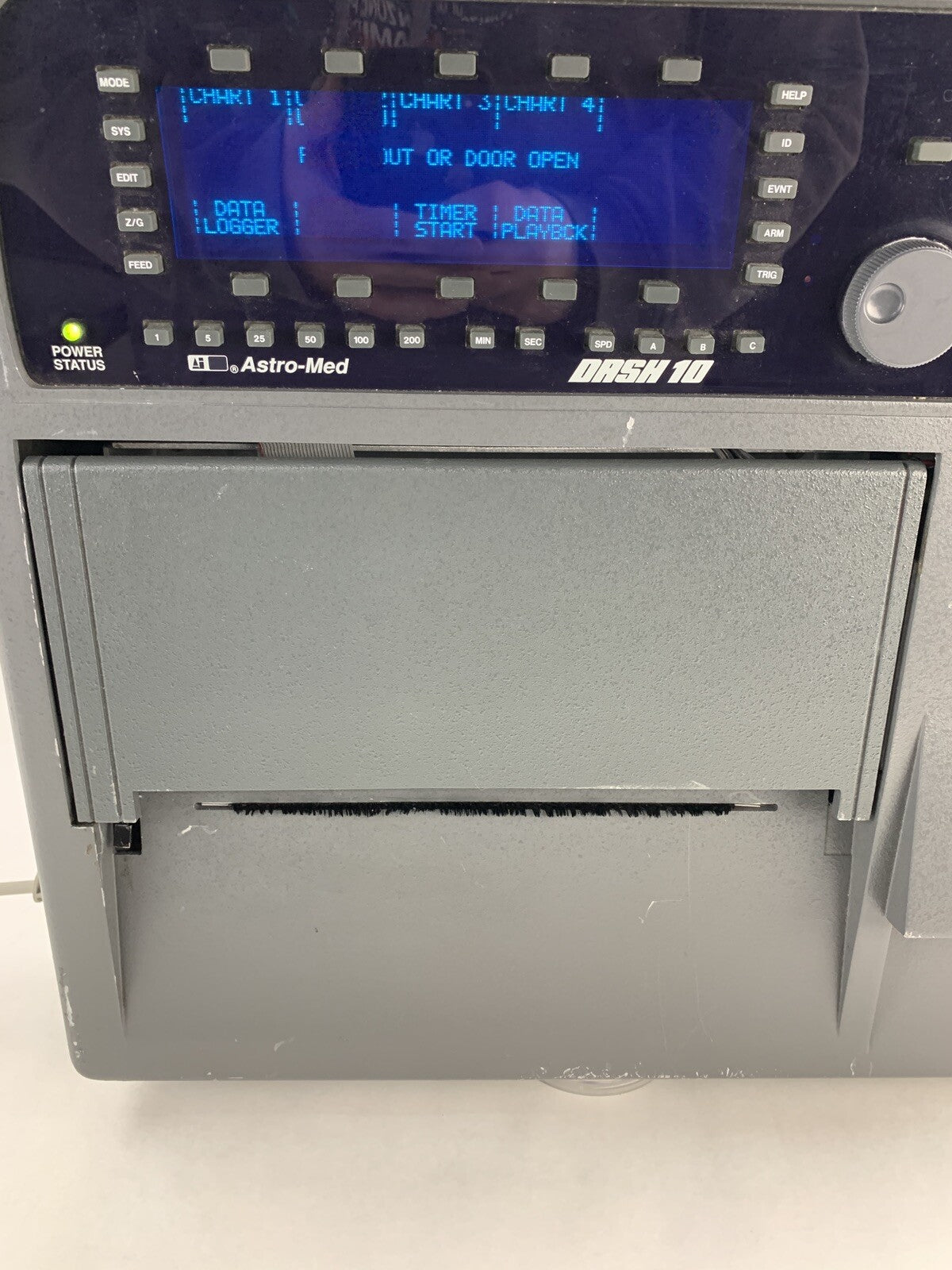 Astro-Med Dash 10 250v RMS Data Logger Powers On7