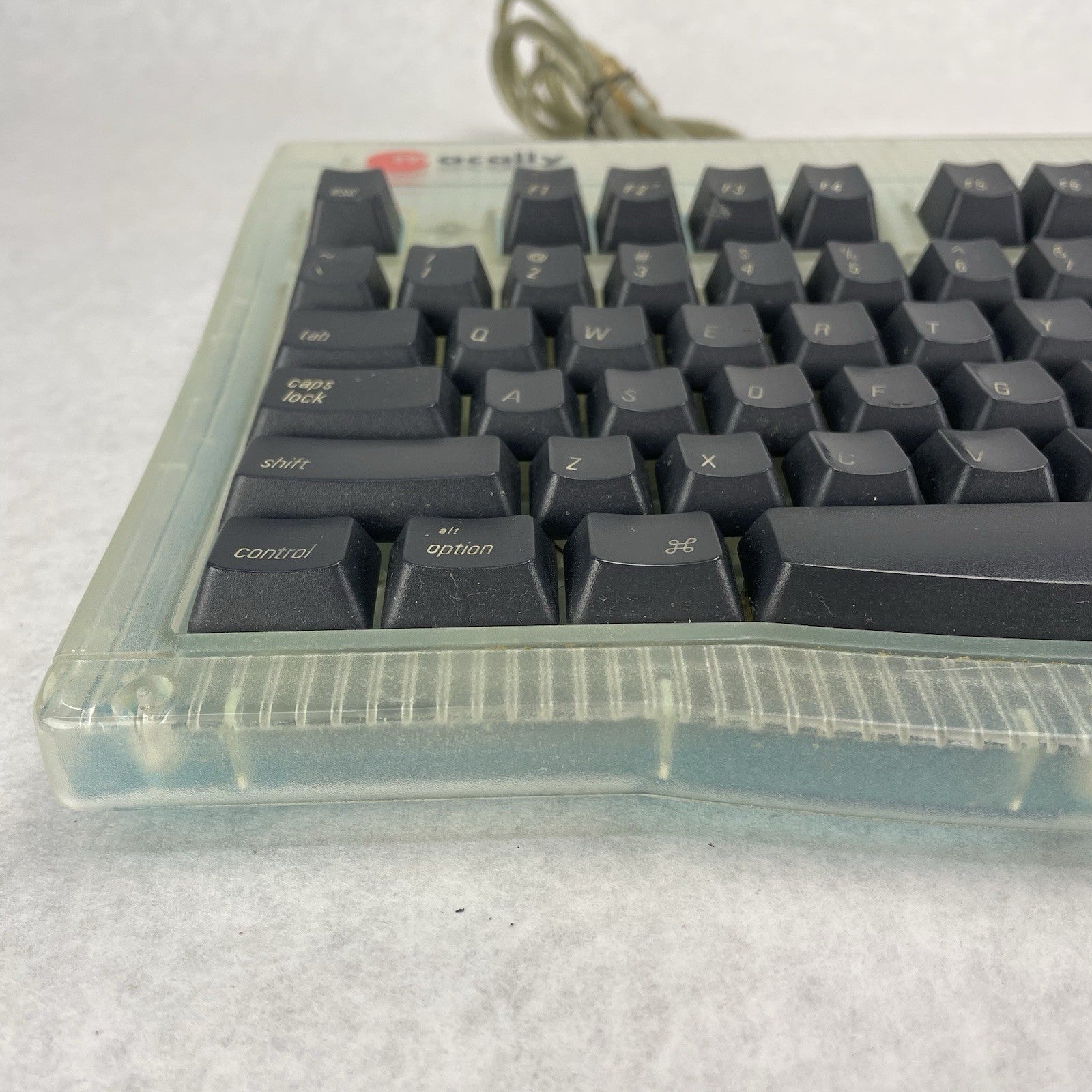 Macally iKey Wired USB Keyboard