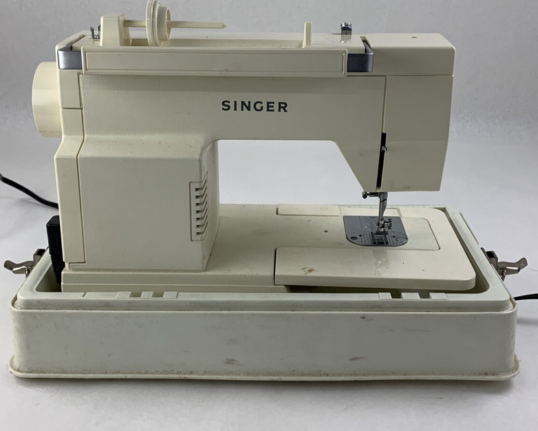 Singer Sonata 6610 Sewing Machine Powers and Runs w/ Cover Case and Manual