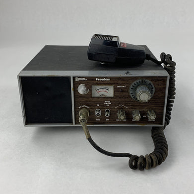 American Electronics 76-601  Freedom CB Radio Powers ON