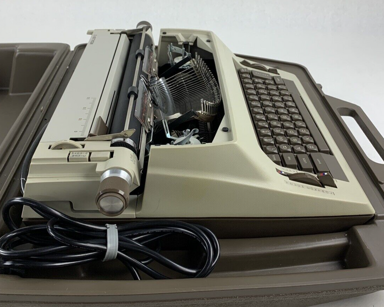 Royal Medallion II Portable Electricl Typewriter Power Tested w/ Case Vintage