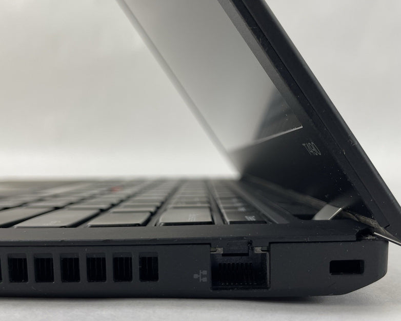 Lenovo ThinkPad T490 14" i5-8365U 1.60 GHz 8 GB RAM No SSD/OS/AC - Bad Hinge