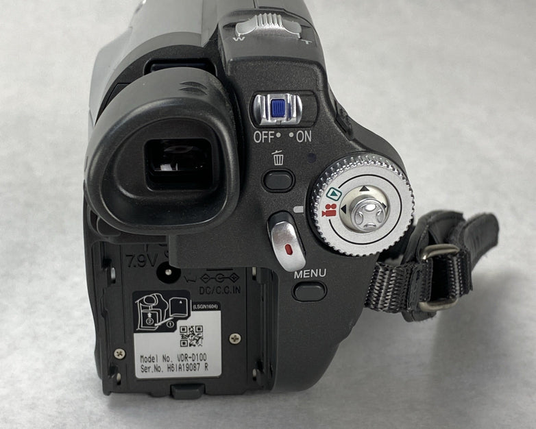 Panasonic VDR-D100 8cm Mini DVD Digital Camcorder - Parts or Repair