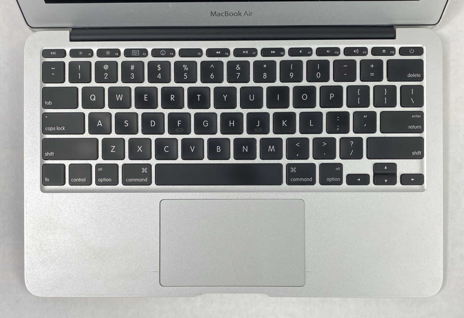Apple MacBook Air A1370 2010 11" 1.4GHz Core 2 Duo 4GB RAM 60GB SSD os10.7.5