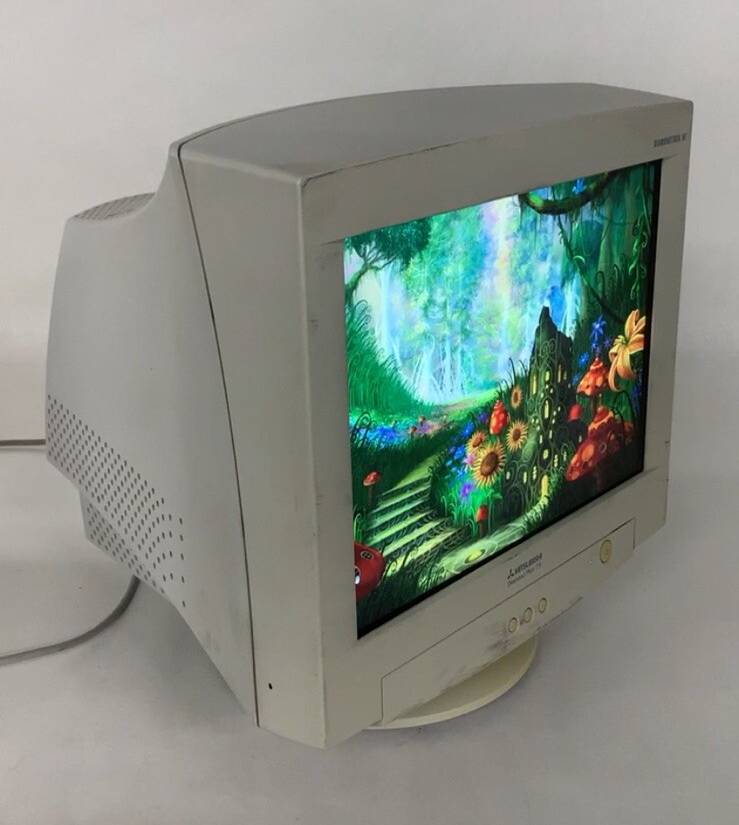 Mitsubishi Diamondtron Diamond Plus 73 CRT VGA Computer Monitor Retro Gaming