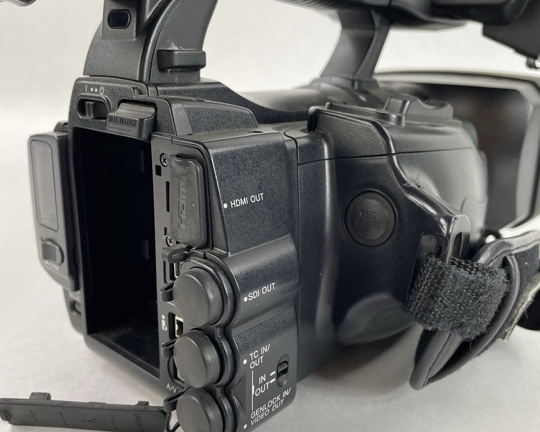 Sony PMW-100 XDCAM HD422 Handheld Camcorder No Battery/AC- Untested Parts/Repair
