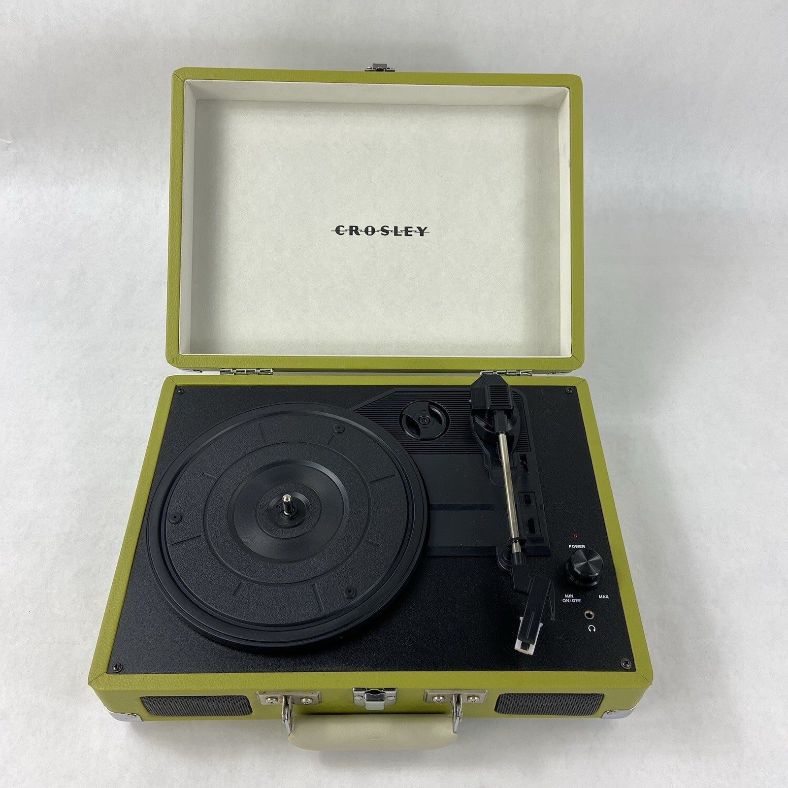 Crosley CR8005DGR Cruiser Deluxe 3-Speed Turntable1