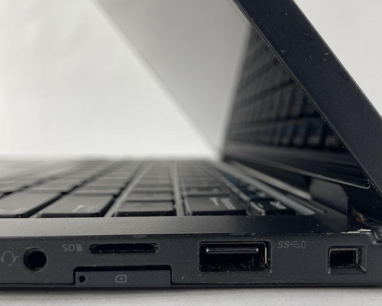 Dell Latitude 7390 2 in 1 13.3" Touch i3-7130U 2.70 GHz 4 GB RAM No SSD/OS/Batt