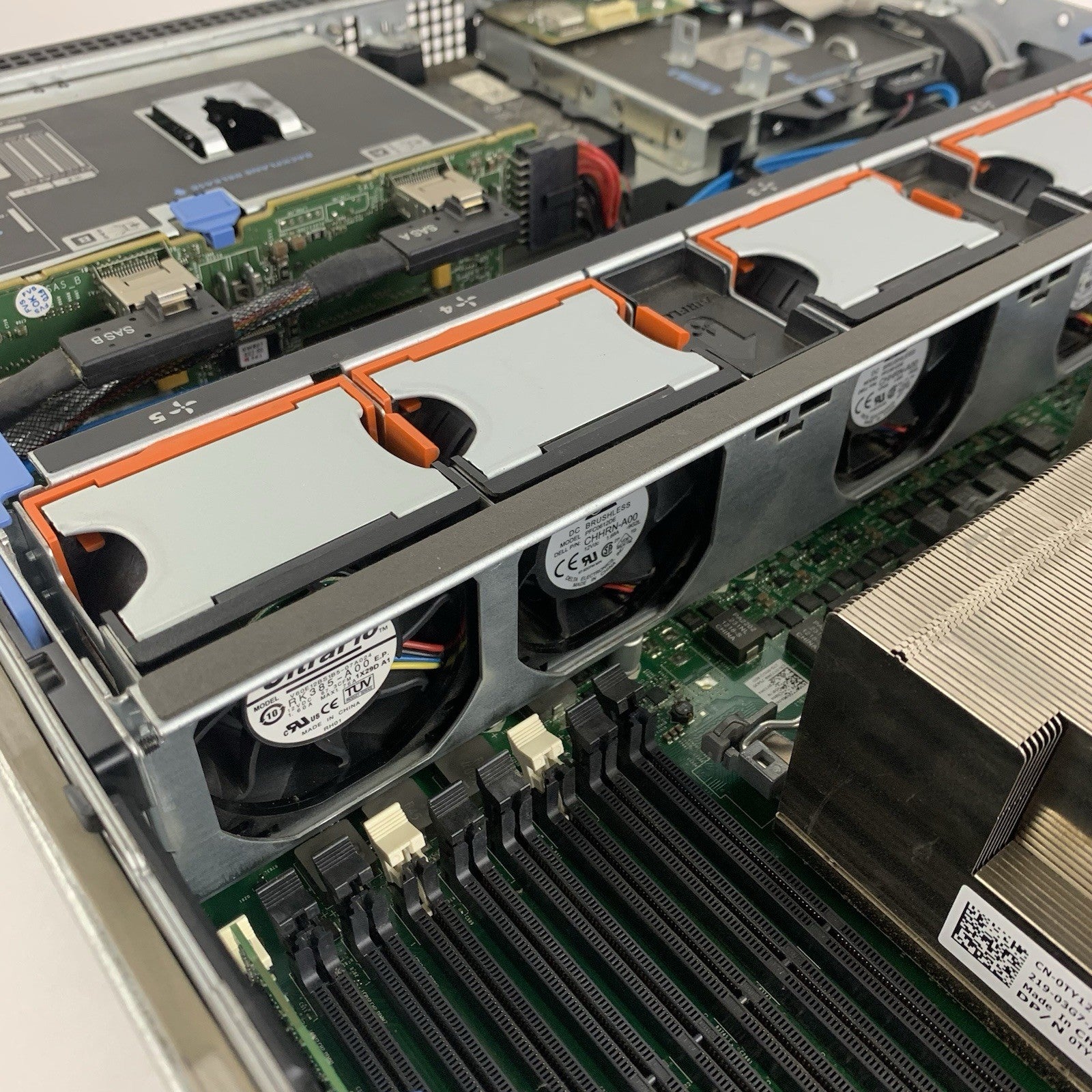 Dell PowerEdge R710 Server 2X Xeon E5620 2.4 GHz 16 GB Perc 6li No OS No HDD15