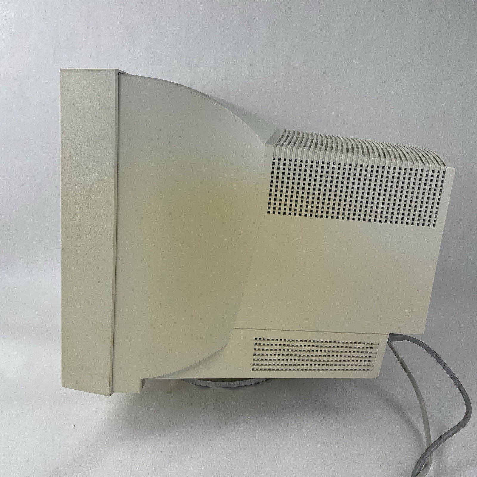 KDS 17" CRT Retro Gaming Monitor XF-70 Xflat Korea Data Systems Broken Stand8