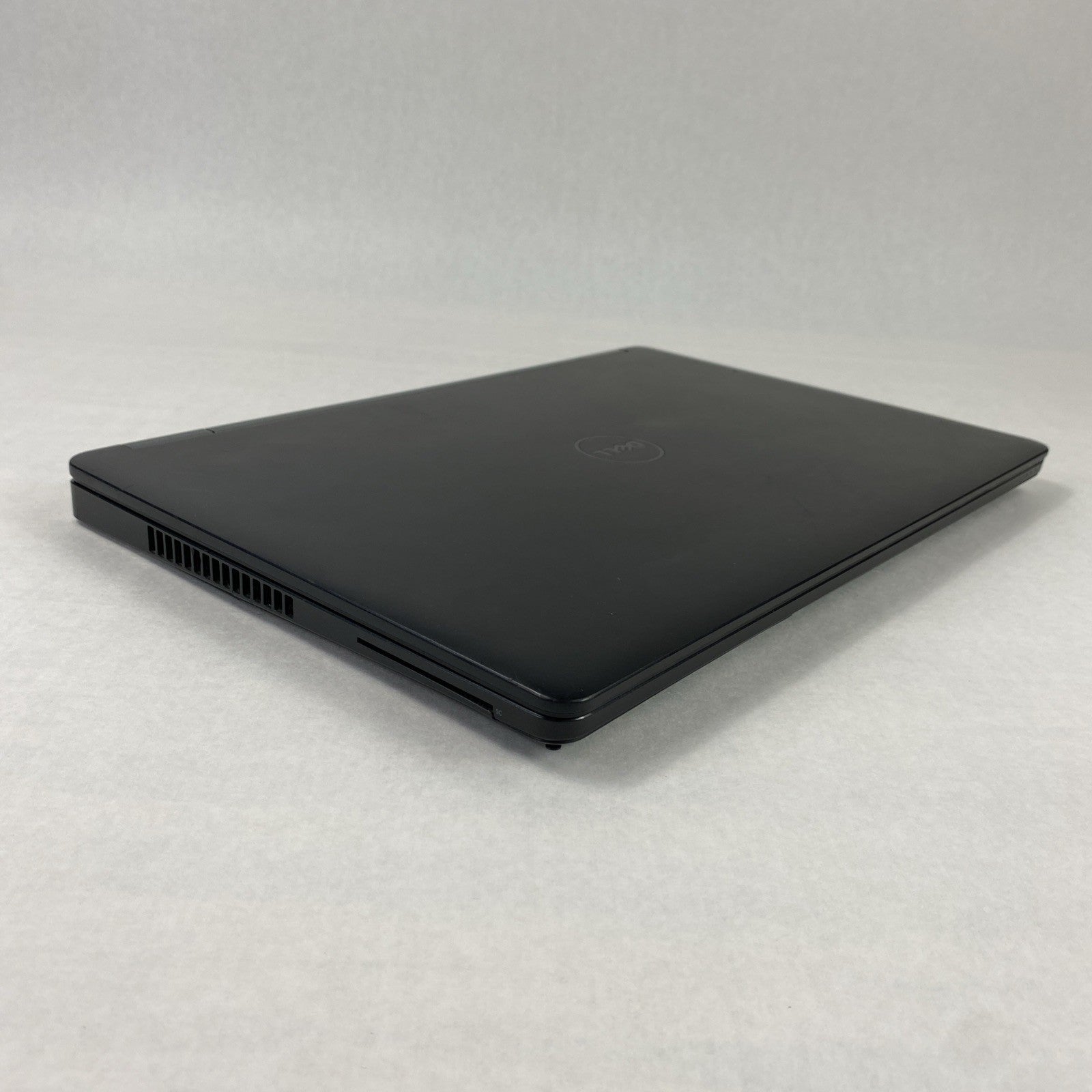 Dell Latitude E5570 Intel Core i5-6300U 2.4GHz 8GB RAM 15.6" No HDD No OS