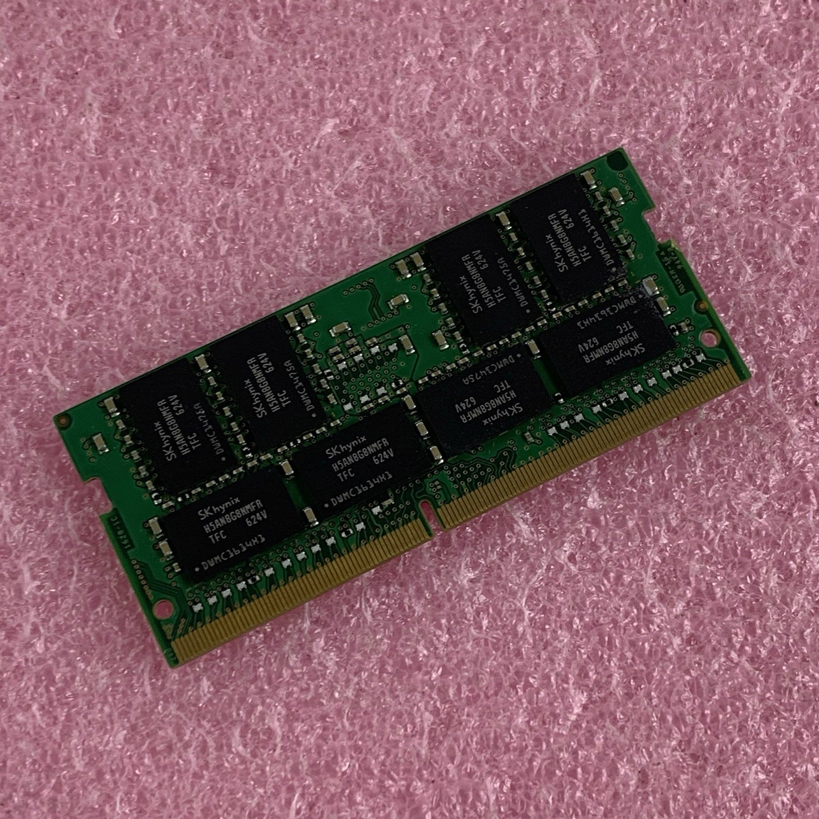 SK Hynix HMA82GS6MFR8N-TF 16 GB DDR4 PC4-2133P SO-DIMM 260-Pin Laptop Memory Ram4