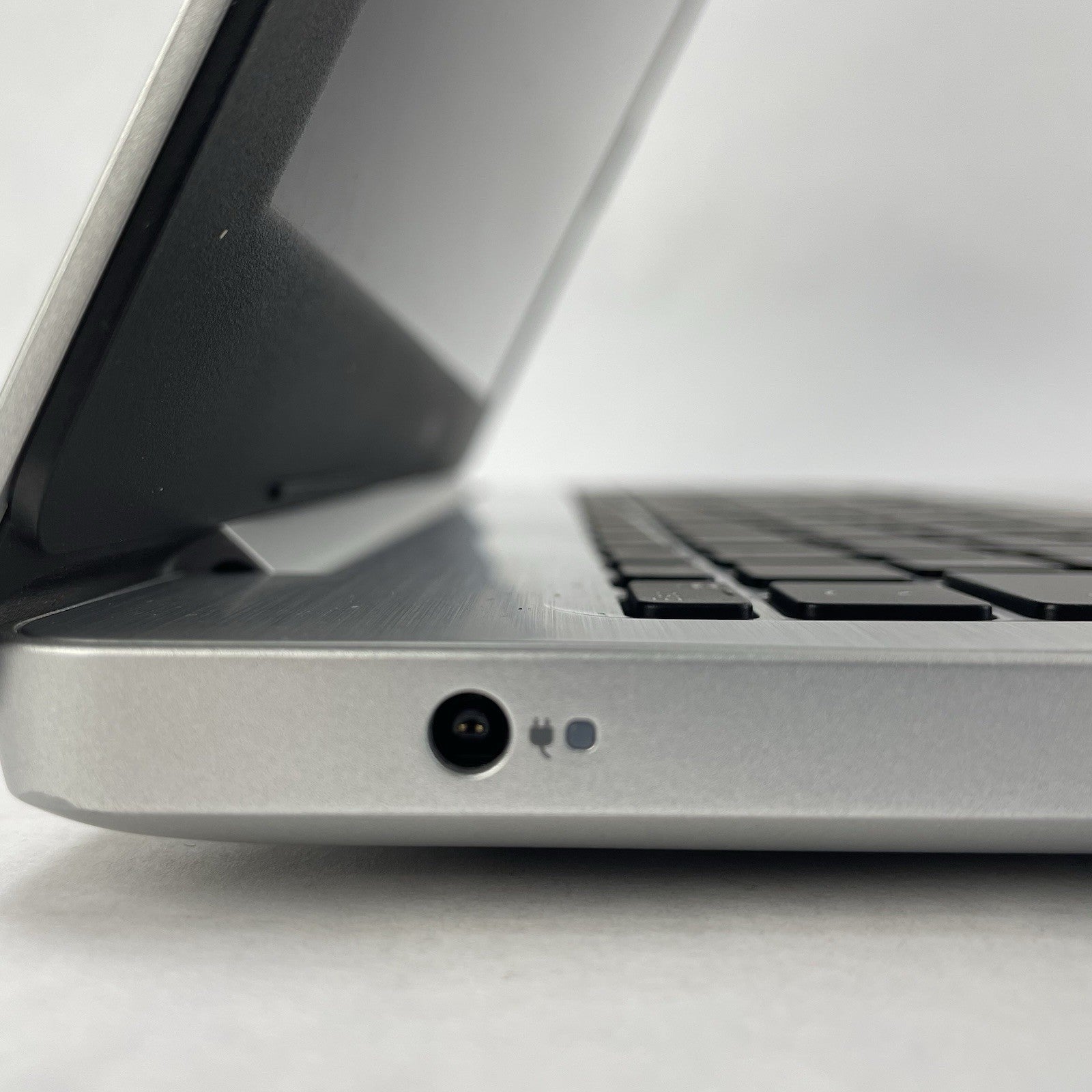 Dell Inspiron 5570 15.6" i7-8550U 1.80 GHz 12 GB RAM No SSD/OS/AC7