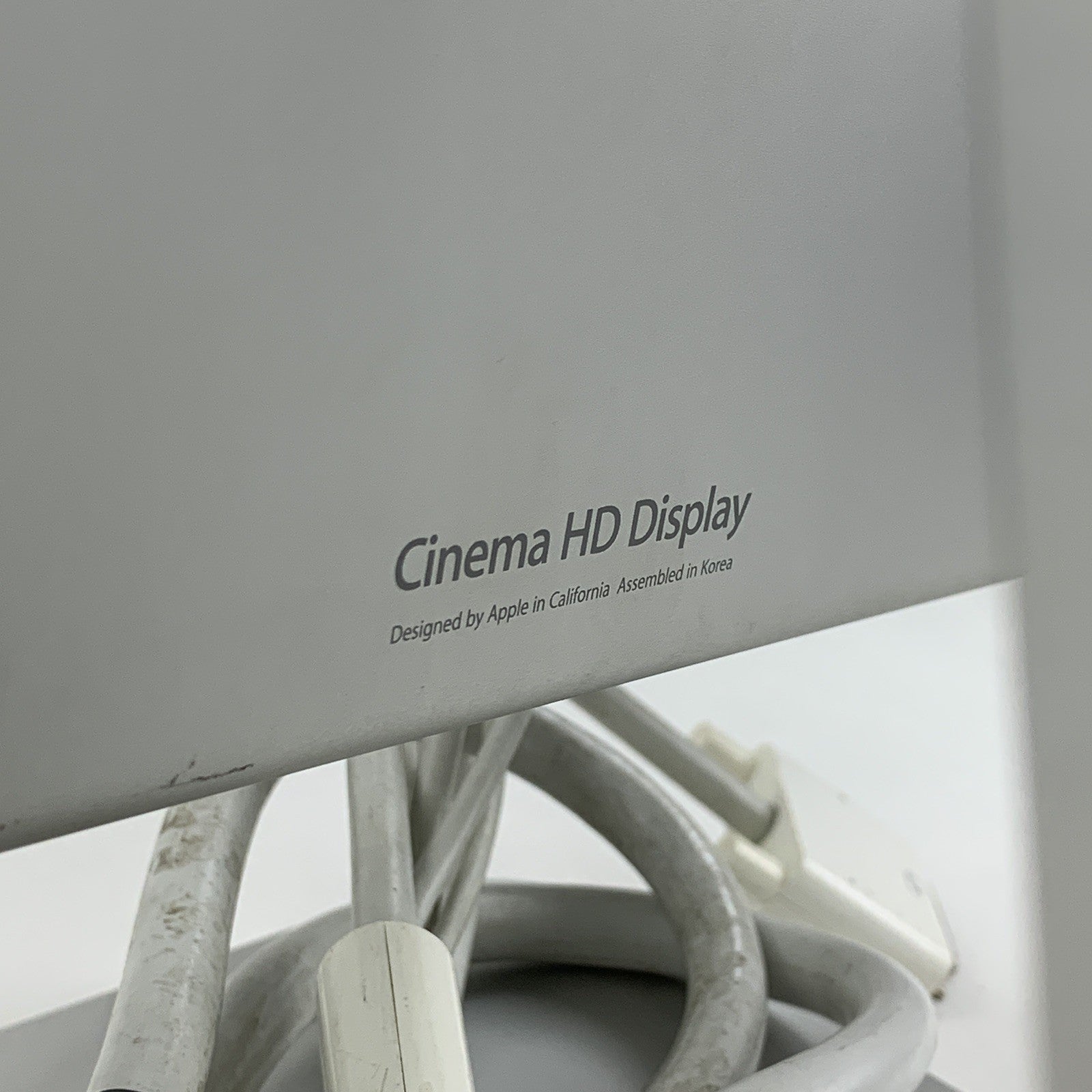 Apple Cinema Display A1083 30" Monitor Tested w/ Cords No Power Supply Scuff